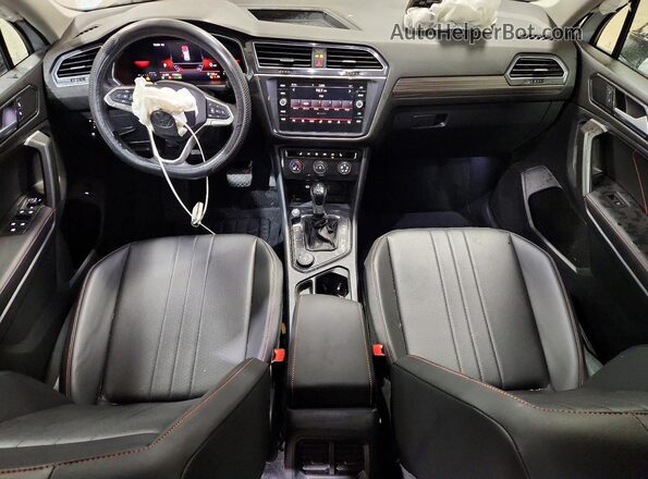 3VVAB7AX4RM222538 2024 VOLKSWAGEN TIGUAN White Widok deski rozdzielczej