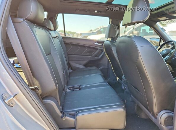 3VVCB7AX1RM099953 2024 VOLKSWAGEN TIGUAN Silver Widok wnętrza z tyłu