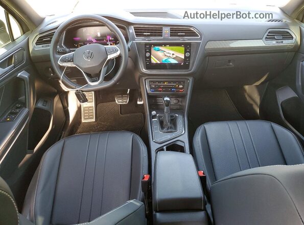 3VVCB7AX2PM093043 2023 VOLKSWAGEN TIGUAN Gray Widok deski rozdzielczej