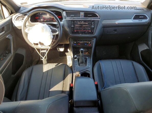 3VVCB7AXXPM072943 2023 VOLKSWAGEN TIGUAN Black Widok deski rozdzielczej
