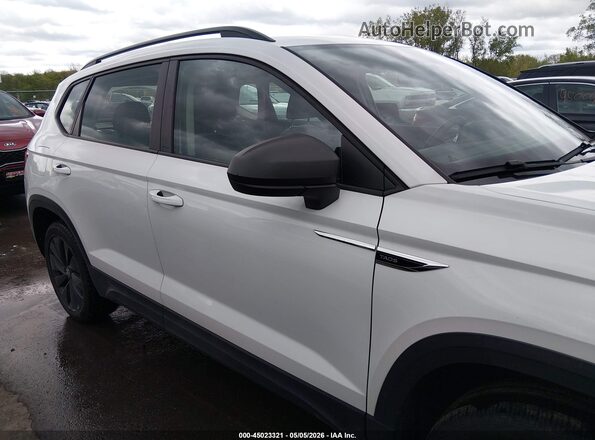 3VVCX7B20NM083547 2022 VOLKSWAGEN TAOS White Widok wnętrza z tyłu