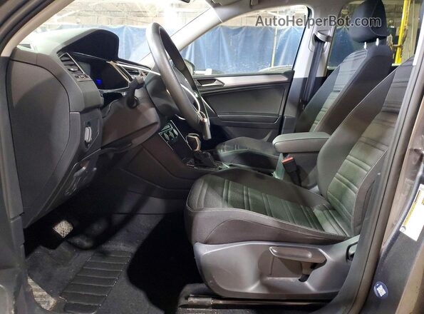 3VVFB7AX4PM075169 2023 VOLKSWAGEN TIGUAN Серебряный Вид салона спереди