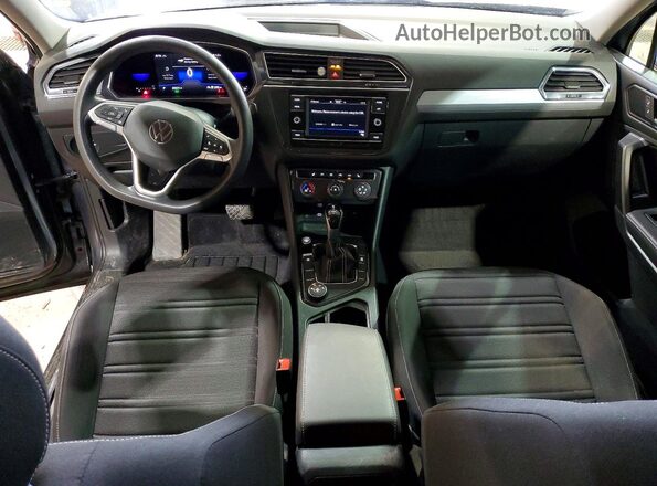3VVFB7AX4PM075169 2023 VOLKSWAGEN TIGUAN Серебряный Вид панели приборов