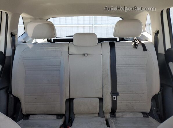3VVFB7AX5PM034971 2023 VOLKSWAGEN TIGUAN White Vista de los asientos traseros