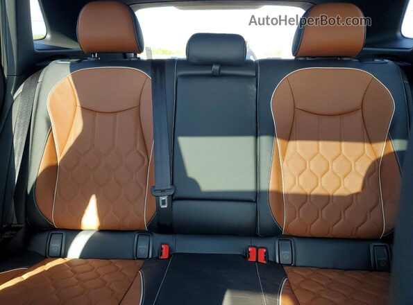 3VVLR7RM2SM026067 2025 VOLKSWAGEN TIGUAN Black Rear seats view