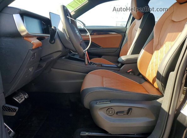 3VVLR7RM2SM026067 2025 VOLKSWAGEN TIGUAN Black Front interior view
