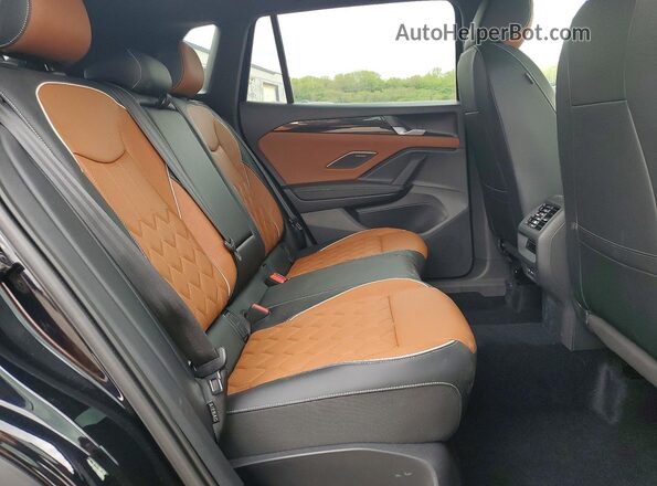 3VVLR7RM2SM026067 2025 VOLKSWAGEN TIGUAN Black Rear interior view