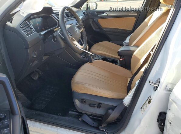 3VVMB7AX3RM067364 2024 VOLKSWAGEN TIGUAN White Вид салону спереду