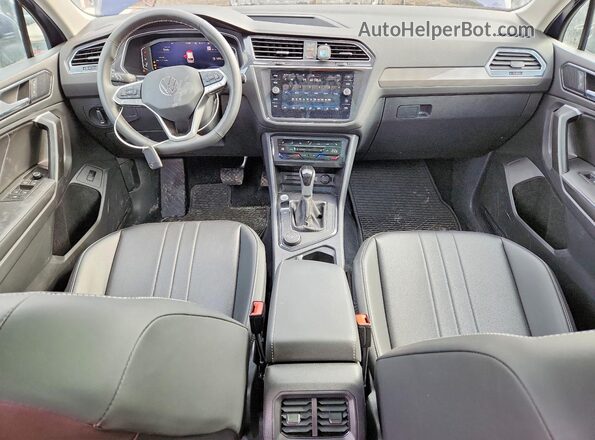 3VVMB7AX5RM172360 2024 VOLKSWAGEN TIGUAN Blue Dashboard view