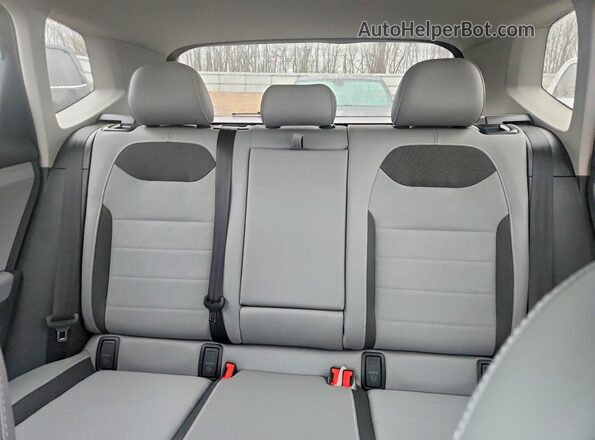 3VVPX7B20NM081847 2022 VOLKSWAGEN TAOS Черный Вид задних сидений