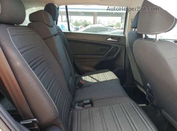 3VVRB7AX9RM153073 2024 VOLKSWAGEN TIGUAN Silver Вид задньої частини салону