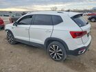 2022 Volkswagen Taos Se Белый vin: 3VVRX7B26NM093848