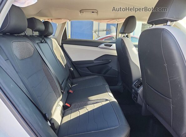 3VVSC7B23SM062310 2025 VOLKSWAGEN TAOS Белый Вид задней части салона