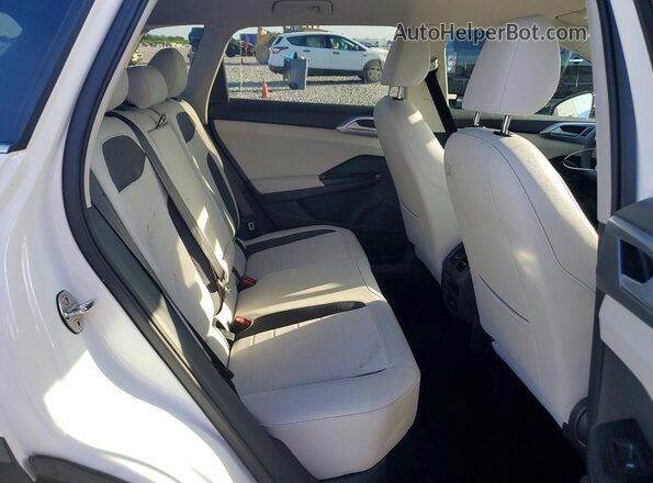 3VVSC7B28SM012891 2025 VOLKSWAGEN TAOS White Widok tylnych siedzeń