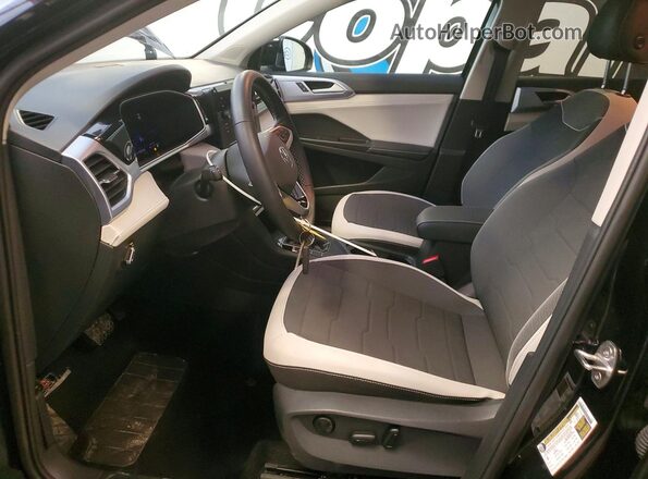 3VVSC7B29TM010861 2026 VOLKSWAGEN TAOS Черный Вид салона спереди