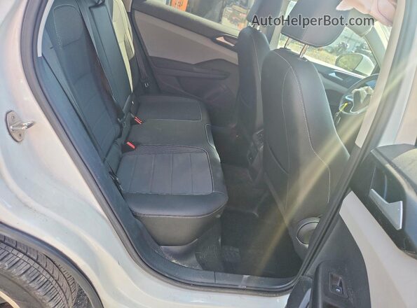 3VVSX7B2XPM306336 2023 VOLKSWAGEN TAOS Белый Вид задней части салона