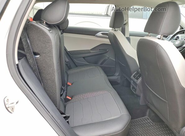 3VVVC7B26SM068115 2025 VOLKSWAGEN TAOS White Rear seats view