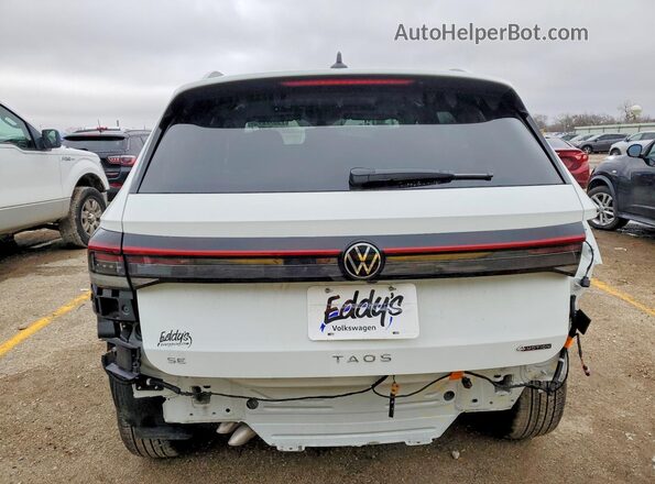 3VVVC7B26SM068115 2025 VOLKSWAGEN TAOS White Rear view