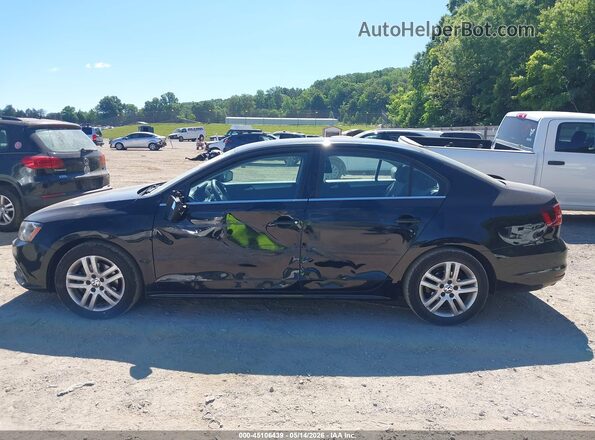 3VW2B7AJ8HM239272 2017 VOLKSWAGEN JETTA Black Widok z przodu
