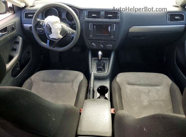 3VW2B7AJ9HM225641 2017 VOLKSWAGEN JETTA Белый Вид панели приборов