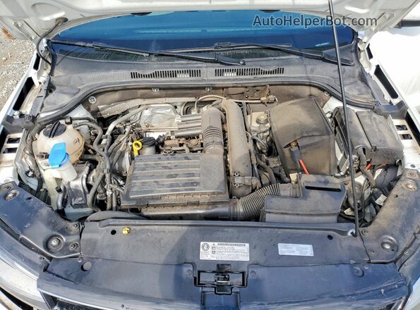 3VW2B7AJ9HM225641 2017 VOLKSWAGEN JETTA Белый Вид задней части салона