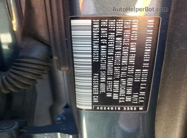 3VW5DAAT6JM503262 2018 VOLKSWAGEN BEETLE Green Widok komory silnika