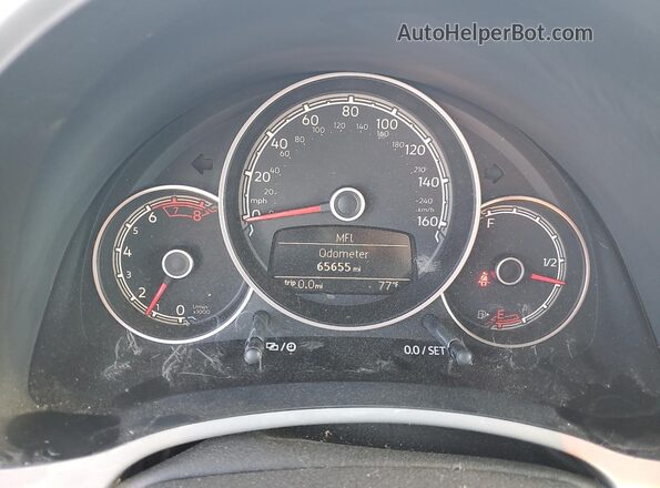 3VW5DAAT6JM503262 2018 VOLKSWAGEN BEETLE Green Widok zestawu wskaźników