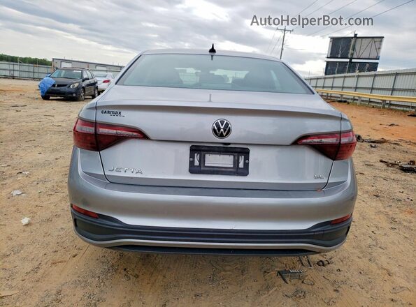 3VW7M7BU4NM014352 2022 VOLKSWAGEN JETTA Серебряный Вид сзади
