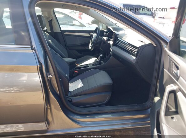 3VW7X7BU3SM029962 2025 VOLKSWAGEN JETTA Серебряный Вид салона спереди