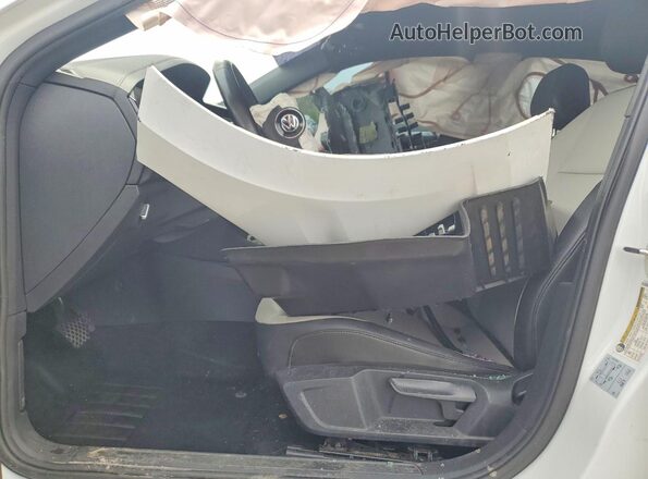 3VWC57BU2MM009466 2021 VOLKSWAGEN JETTA White Widok wnętrza z przodu