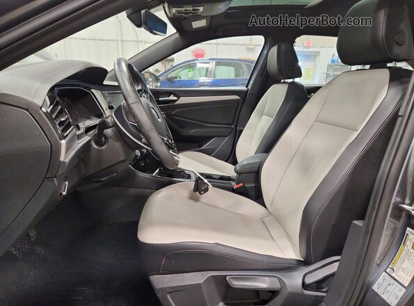 3VWC57BU6MM091184 2021 VOLKSWAGEN JETTA Gray Вид салону спереду