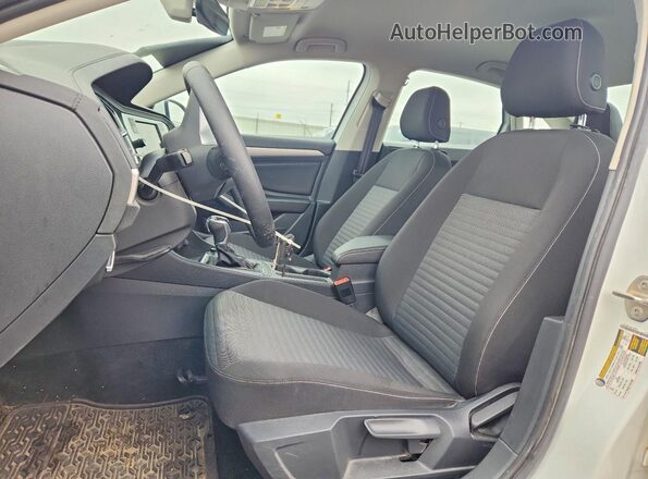 3VWCM7BU9NM033932 2022 VOLKSWAGEN JETTA Белый Вид салона спереди