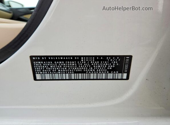 3VWDB7AJ4JM251305 2018 VOLKSWAGEN JETTA Белый Вид подкапотного пространства