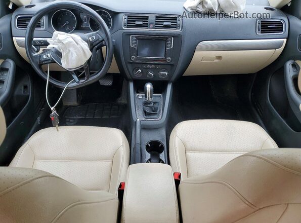 3VWDB7AJ8JM213317 2018 VOLKSWAGEN JETTA Белый Вид панели приборов