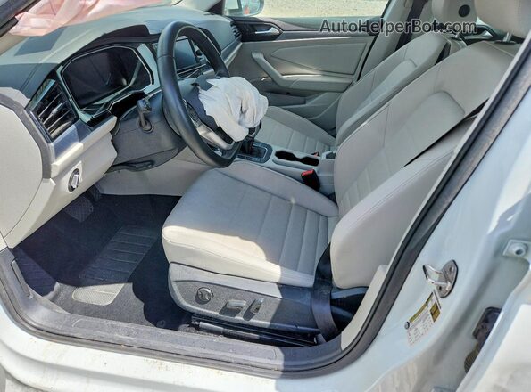 3VWEM7BU1RM000244 2024 VOLKSWAGEN JETTA White Widok wnętrza z przodu