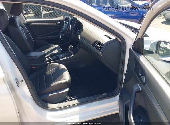 3VWEM7BU3NM017248 2022 VOLKSWAGEN JETTA Белый Вид салона спереди