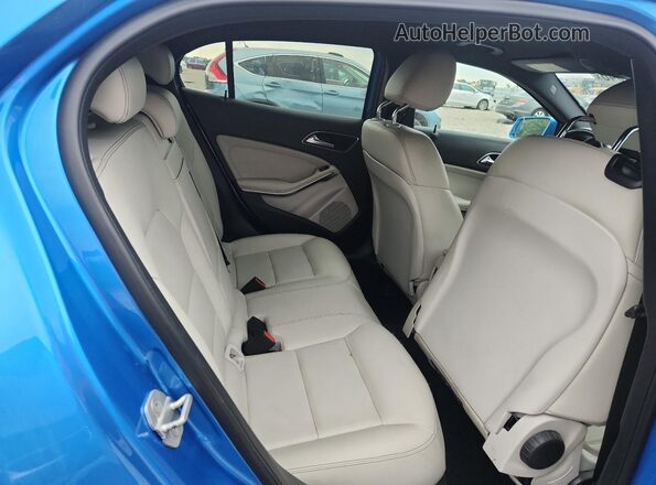 WDCTG4GBXGJ188449 2016 MERCEDES-BENZ GLA Blue Widok komory silnika