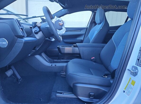 YV4EK3ZK6SS154366 2025 VOLVO EX30 Белый 