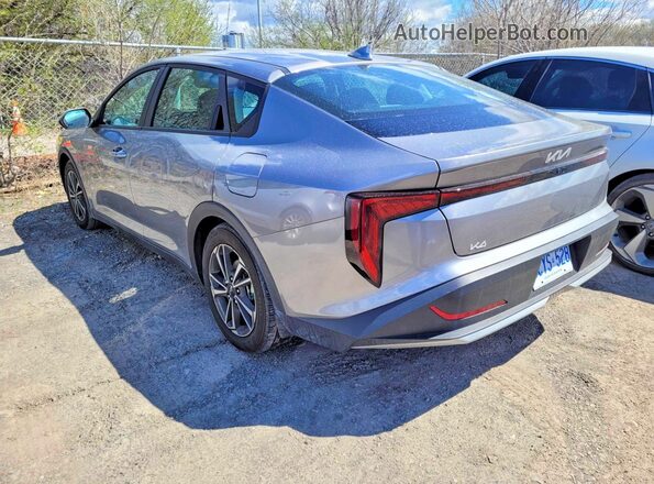 3KPFT4DE2SE172720 2025 KIA K4 Gray Przód prawy