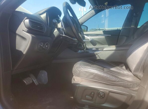 ZN661XUS9HX243254 2017 MASERATI LEVANTE Gray Dashboard view