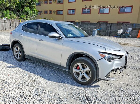 ZASPAJAN6K7C71500 2019 ALFA ROMEO STELVIO Серебряный Вид спереди