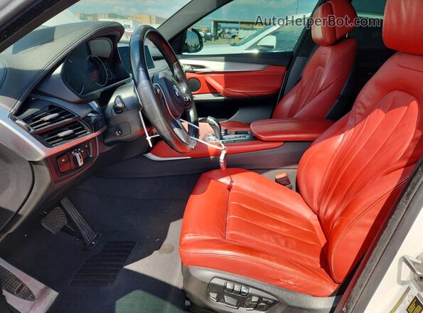 5UXKU2C36H0X46932 2017 BMW X6 Белый Вид панели приборов