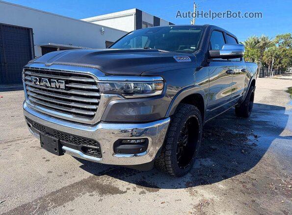 1C6SRFJP0TN250043 2026 RAM 1500 Серый Задняя правая четверть