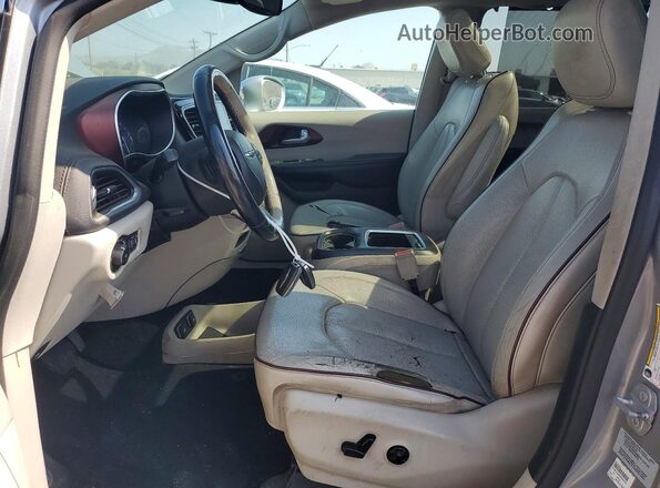 2C4RC1GG6HR504318 2017 CHRYSLER PACIFICA Серебряный Вид панели приборов