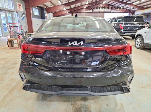 3KPF24AD1PE538382 2023 KIA FORTE Черный Вид сзади