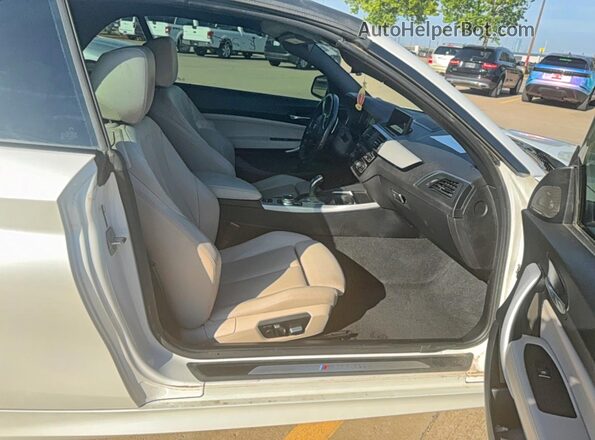 WBA2N1C56JVC28015 2018 BMW M2 White Вид ззаду