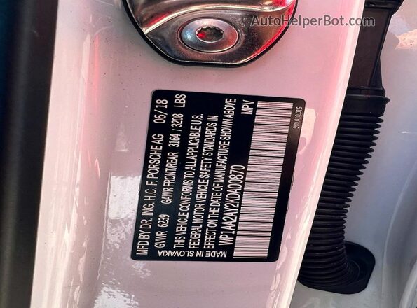 WP1AA2AY2KDA00870 2019 PORSCHE CAYENNE White Rear seats view
