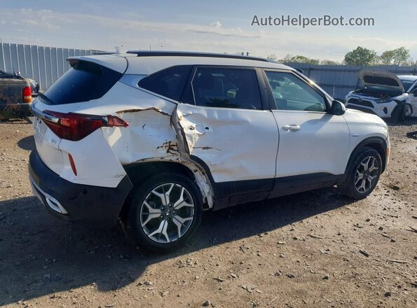 KNDERCAA8M7141433 2021 KIA SELTOS Белый Передняя правая четверть