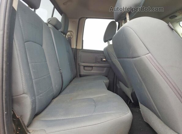 1C6RR6GT4GS347403 2016 RAM 1500 Charcoal Widok wnętrza z tyłu