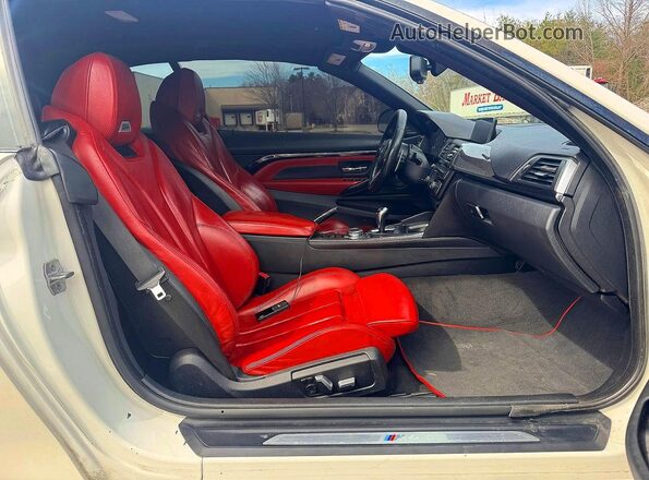 WBS3U9C57GP969947 2016 BMW M4 White Widok z tyłu